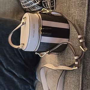 Michael kors blush pink w brown Bedford travel med cute bag